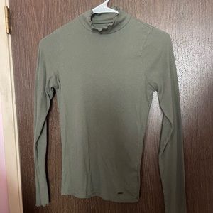 Hollister size Medium, green long sleeve turtle neck